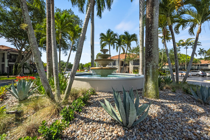 Mizner Court 4 of 12