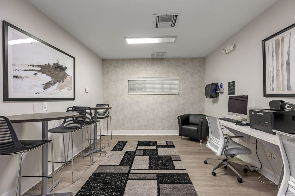 Boca Arbor Club Apartments 3 of 12