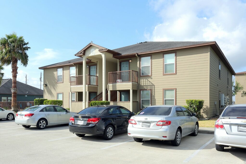 Cimarron Court 4 of 12