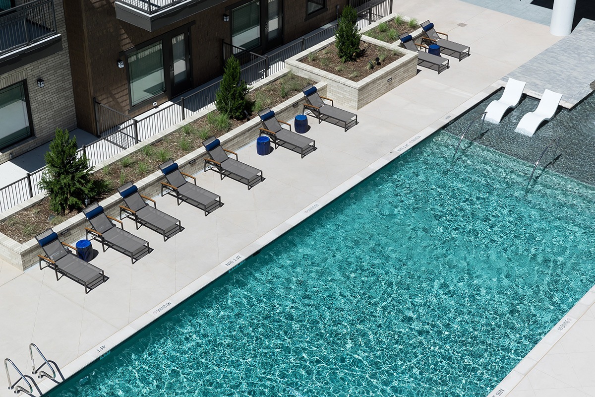 Pool at Alexan Lower Greenville (6 of 7)