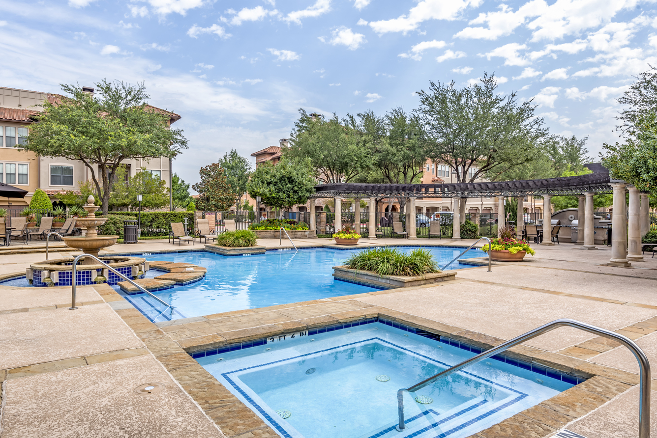 La Villita Lakeside & Landings Apartment Homes 6 of 12