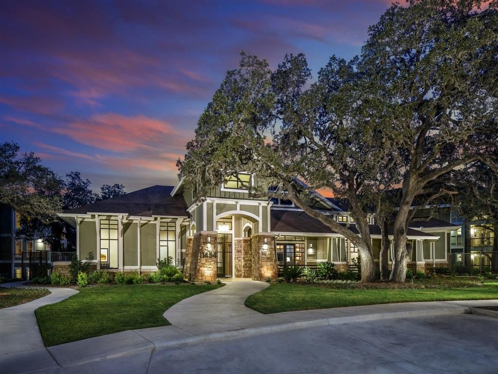 Thirty Oaks 2 of 12
