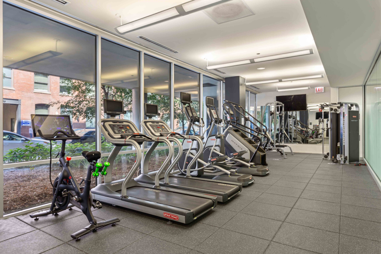 Gym at Circa 922 (1 of 4)