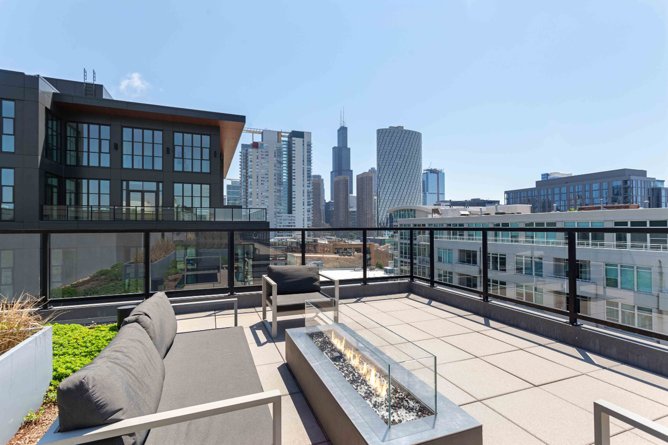 Roof deck at Circa 922 (1 of 3)