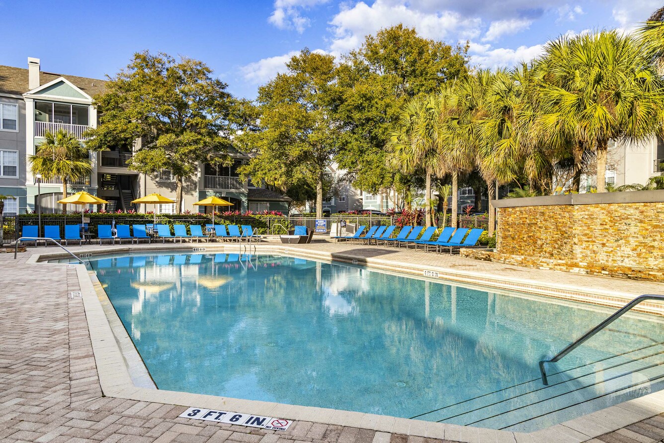 Pool at Alvista Metrowest (6 of 8)
