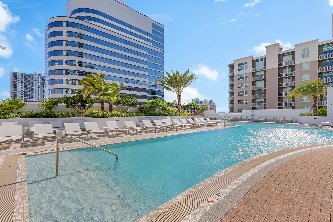 The Registry Las Olas 3 of 12