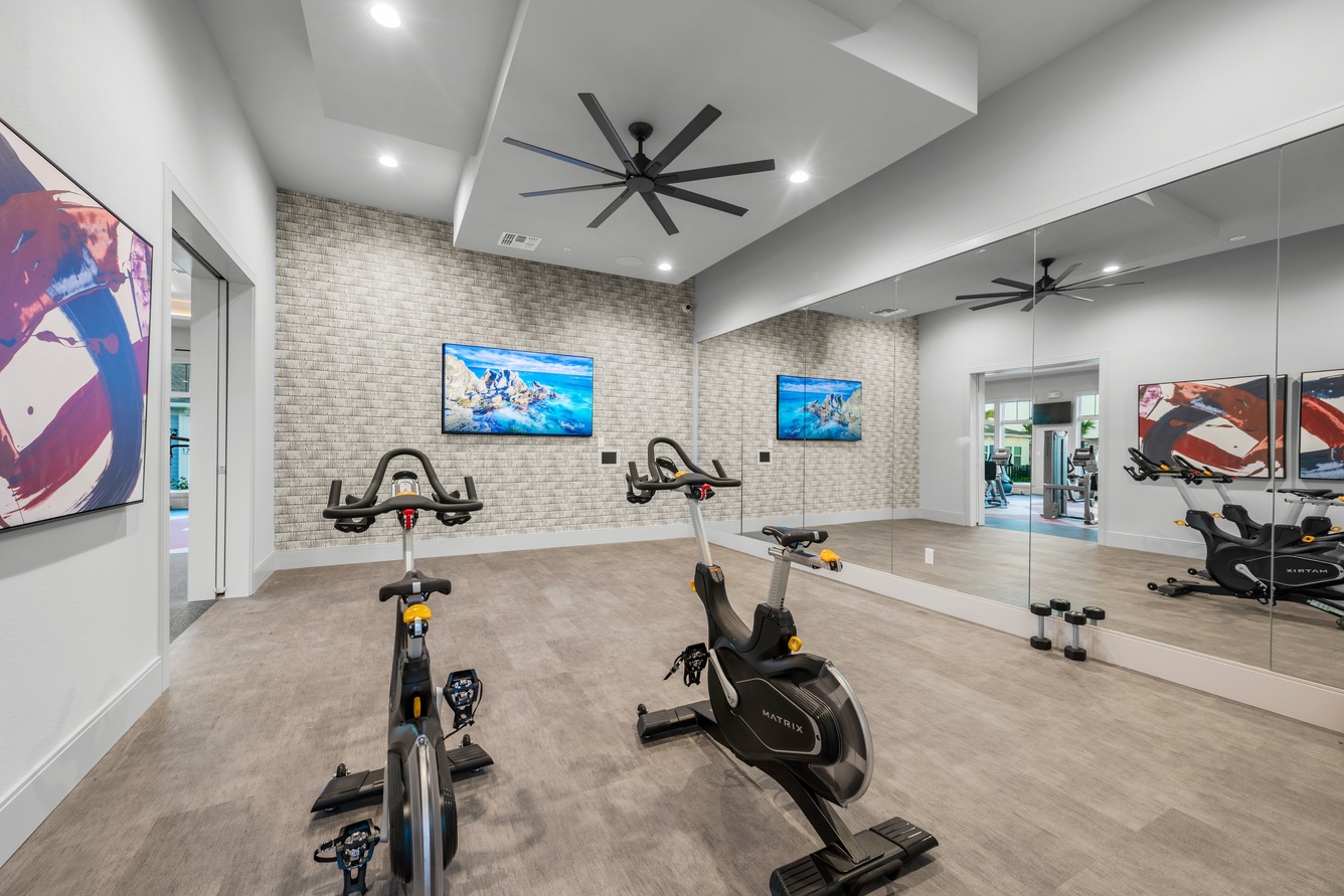 Gym at The Tides at Waterside (3 of 4)