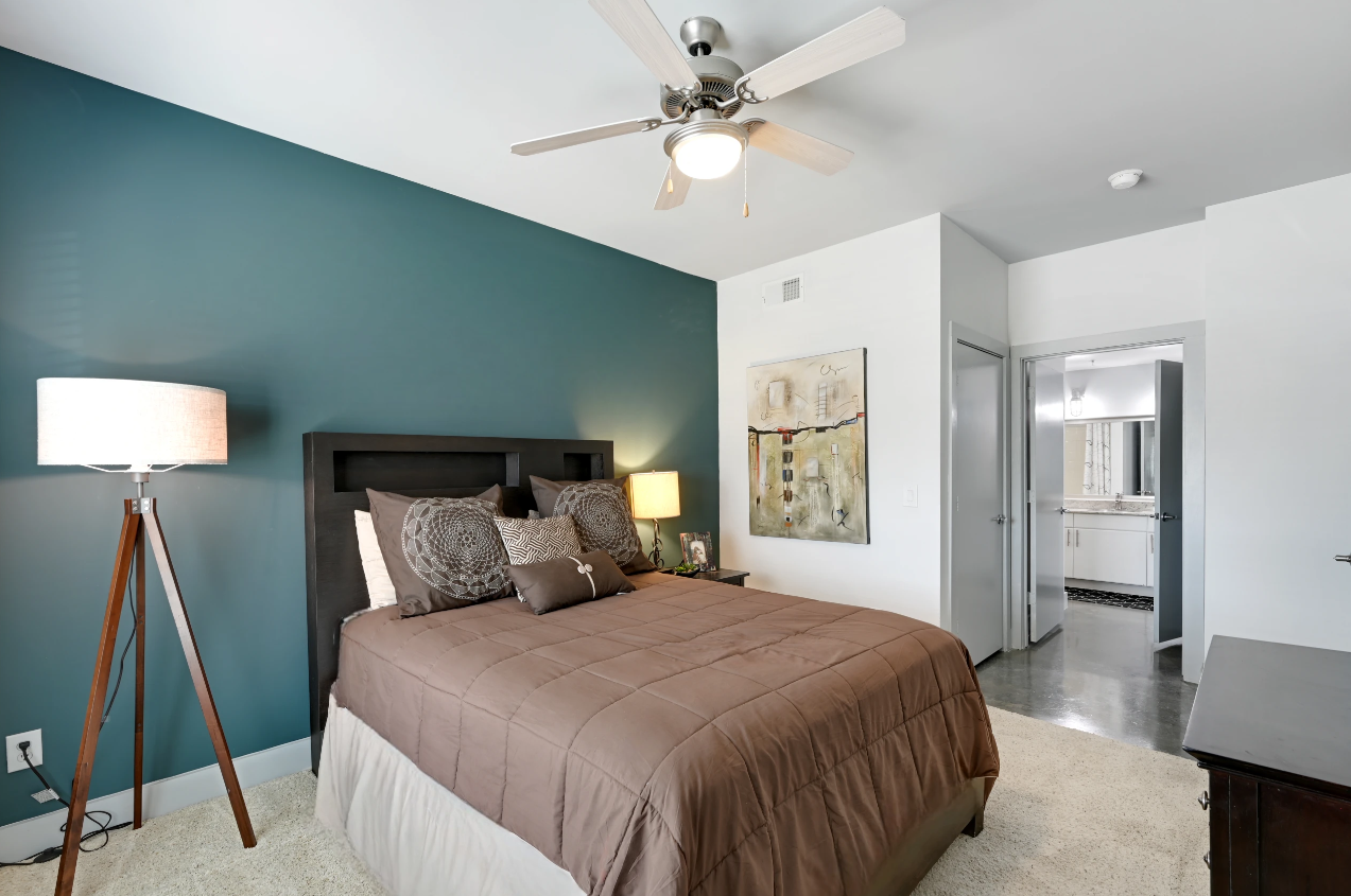 5225 Maple Avenue Apartments 3 of 12