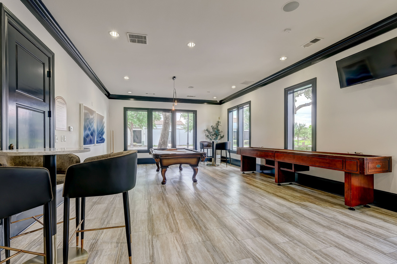 Game room at La Villita Lakeside & Landings Apartment Homes (1 of 2)