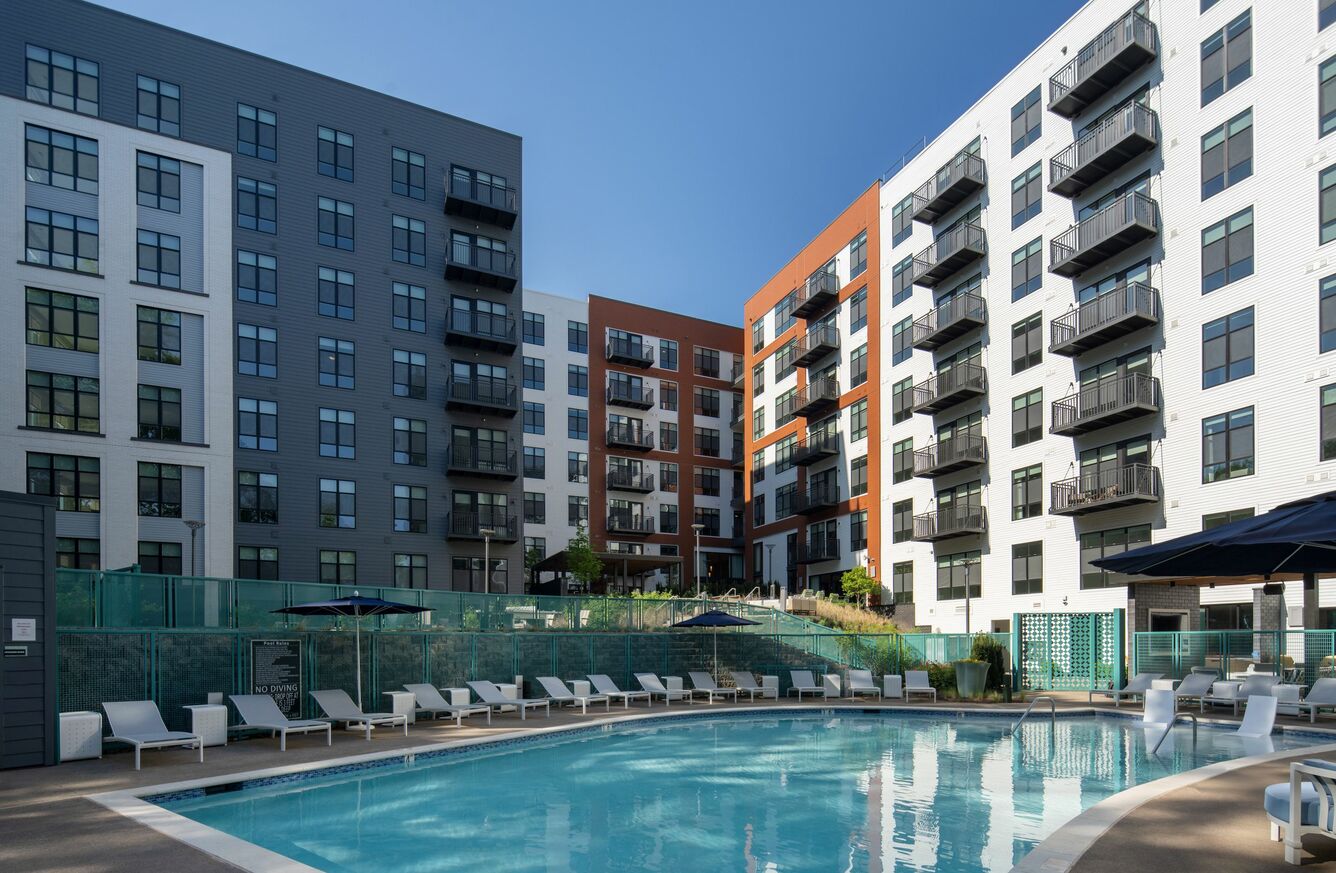 Pool at Aspire Huntington Station (4 of 5)