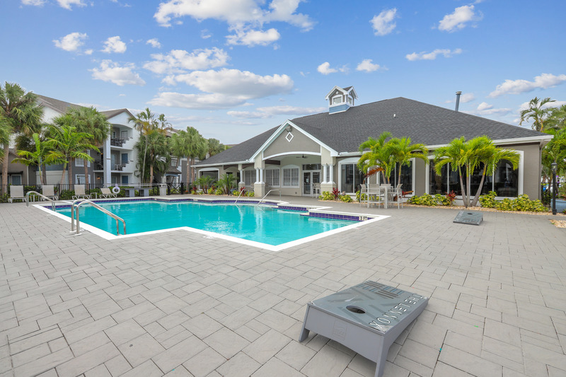 Pool at The Lennox (3 of 8)