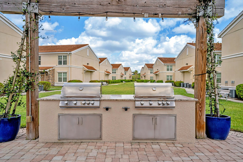 Grill area at Courtyards at