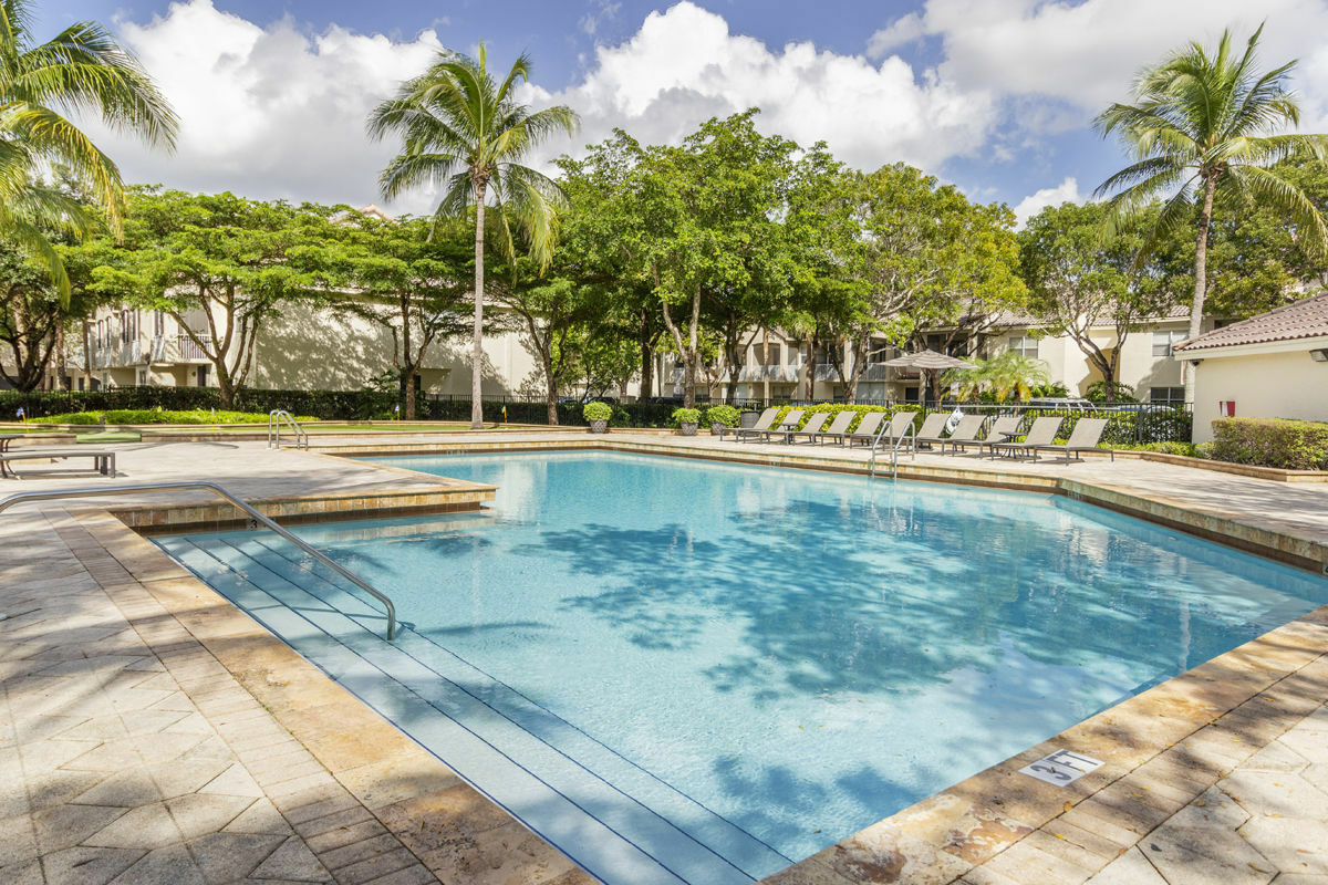 St. Tropez at Plantation 12 of 12