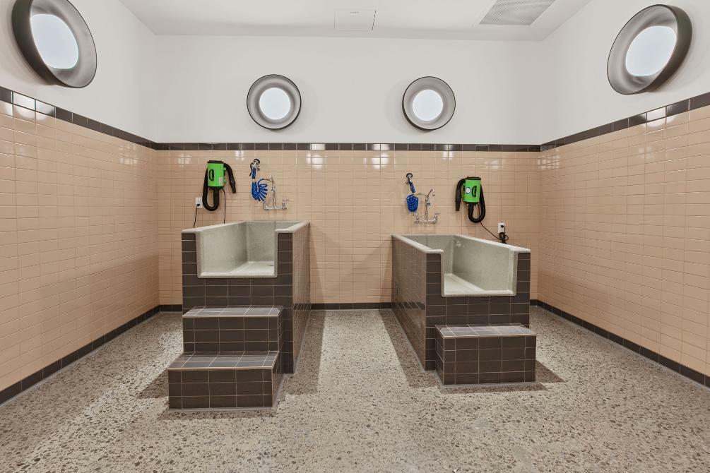 Pet wash at Rosette Green Hills (2 of 2)