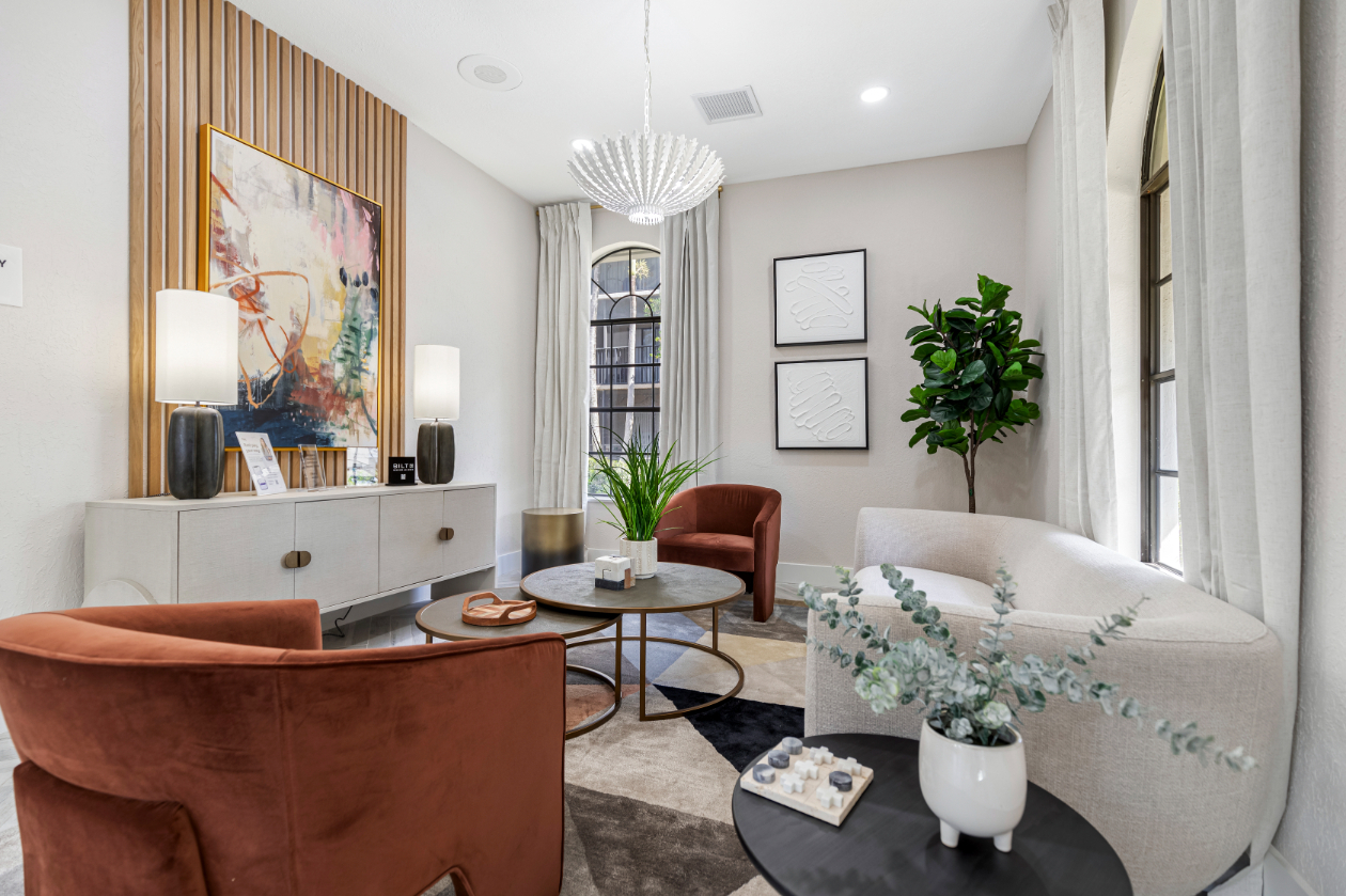 Alvista Hollywood 2 of 12