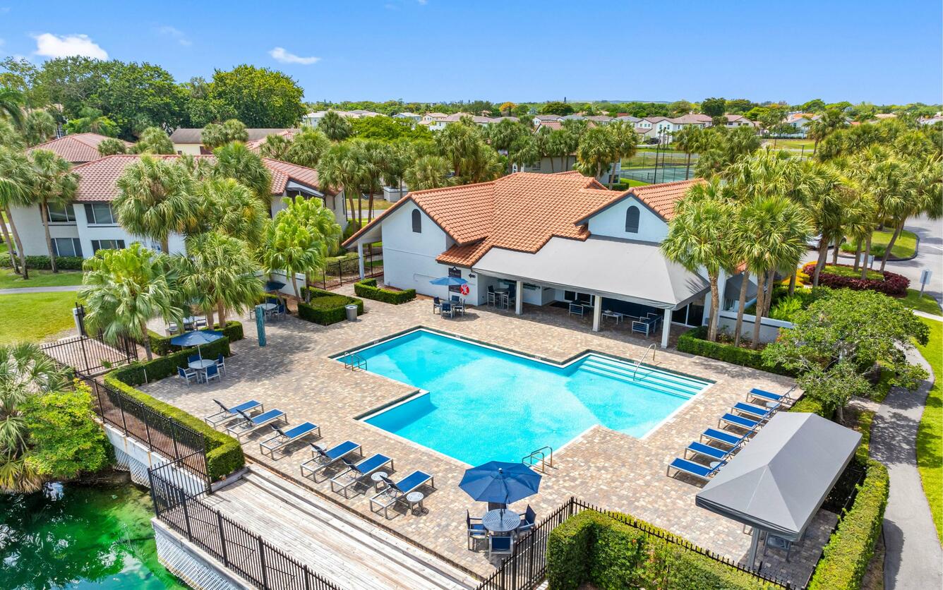 Boca Arbor Club Apartments 2 of 12