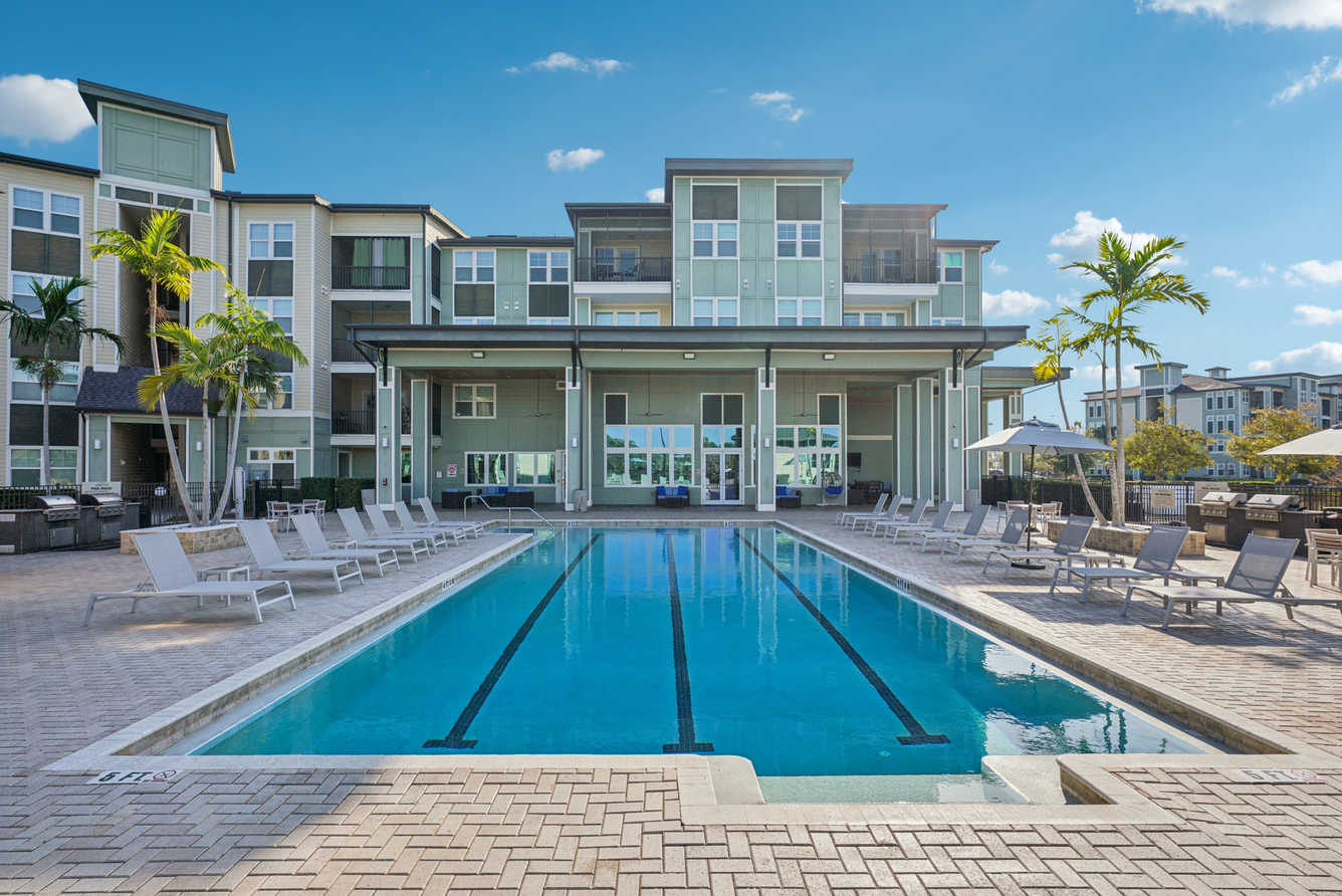 Pool at Charleston on 66th (2 of 8)