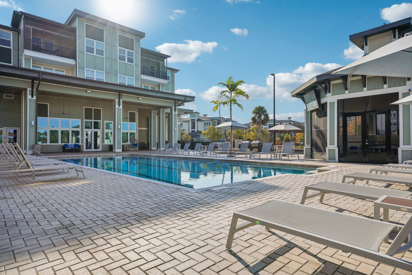 Pool at Charleston on 66th (3 of 8)