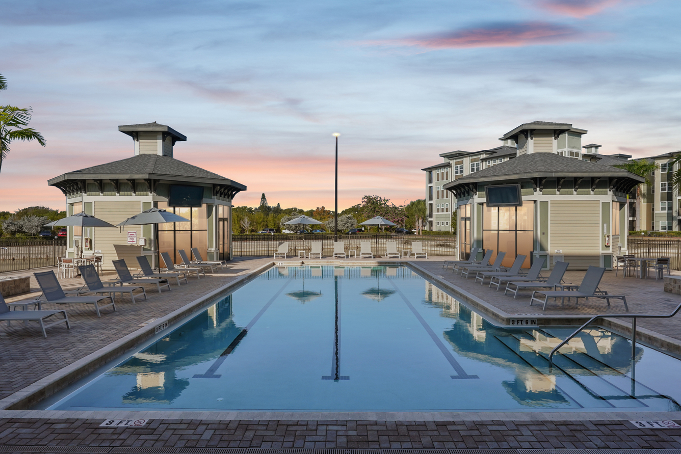 Pool at Charleston on 66th (4 of 8)
