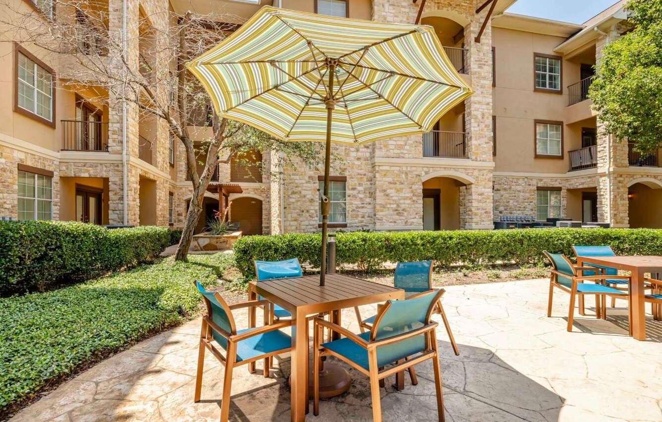 Arioso Apartments & Townhomes 6 of 12