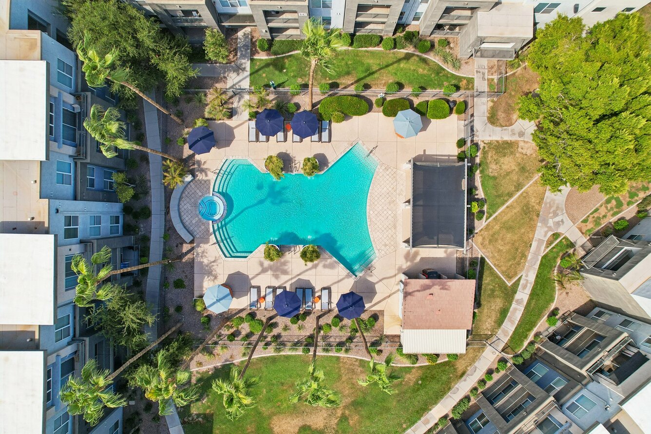 Vue Park West 2 of 8
