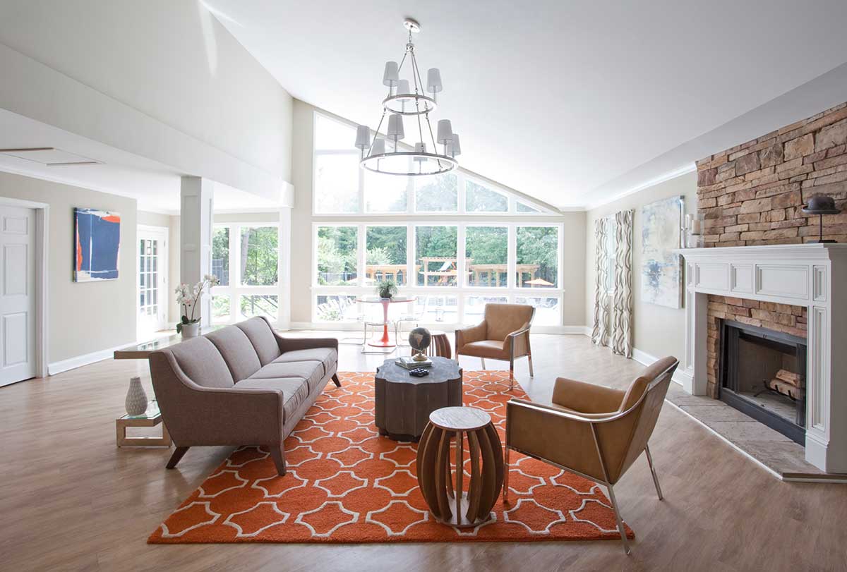 700 Riverchase 1 of 12