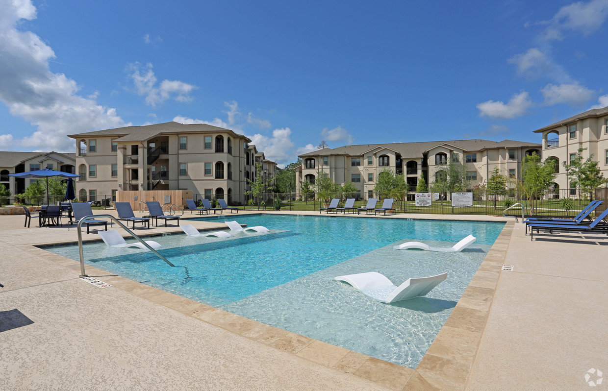Capri Villas at the Lake 1 of 12