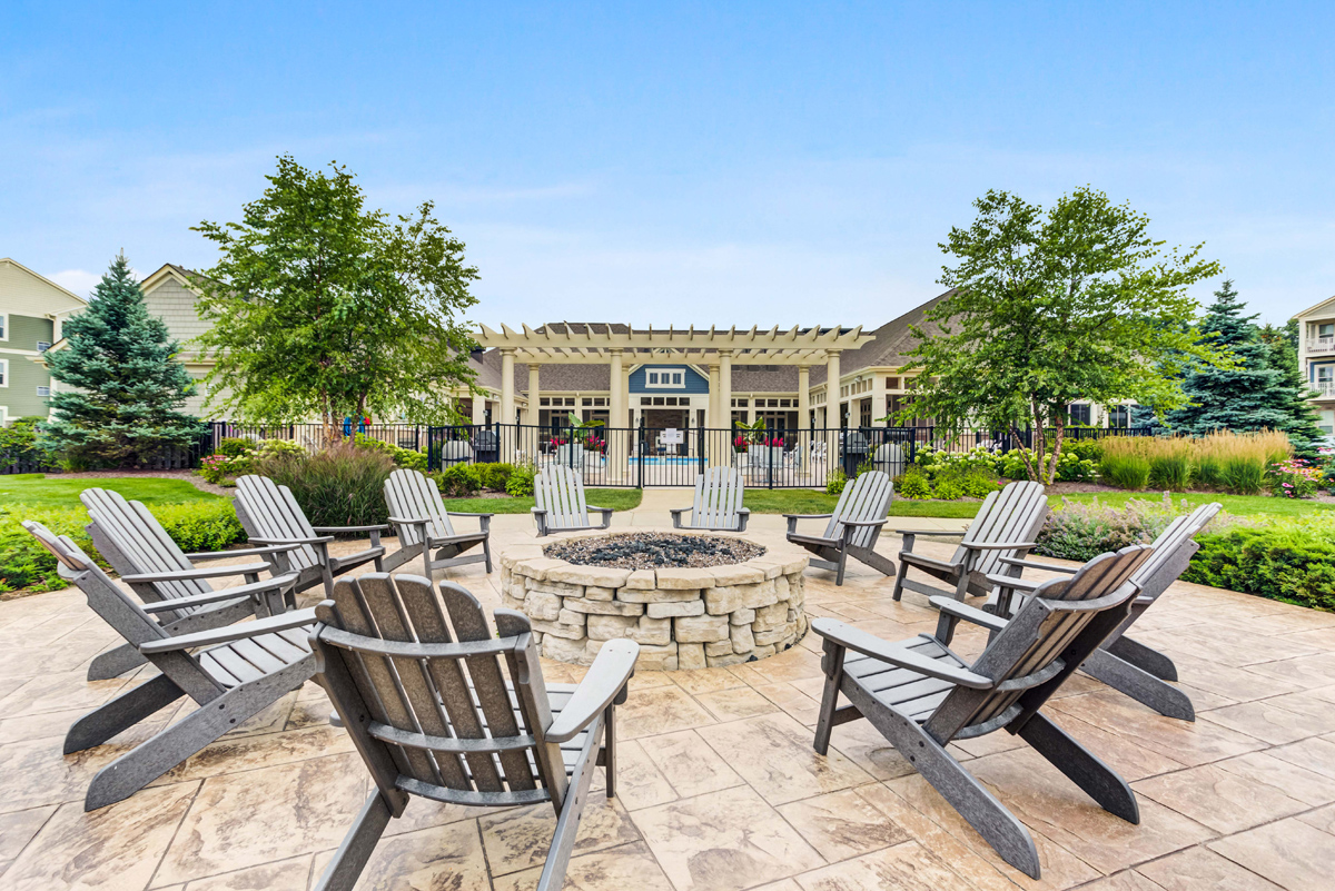 The Oaks of Vernon Hills 1 of 12
