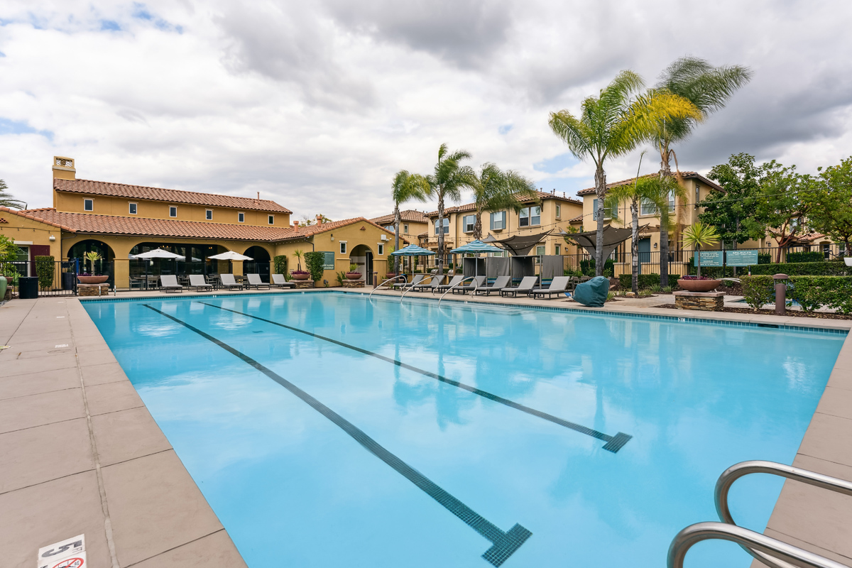 Casa Lago Eastlake 1 of 12