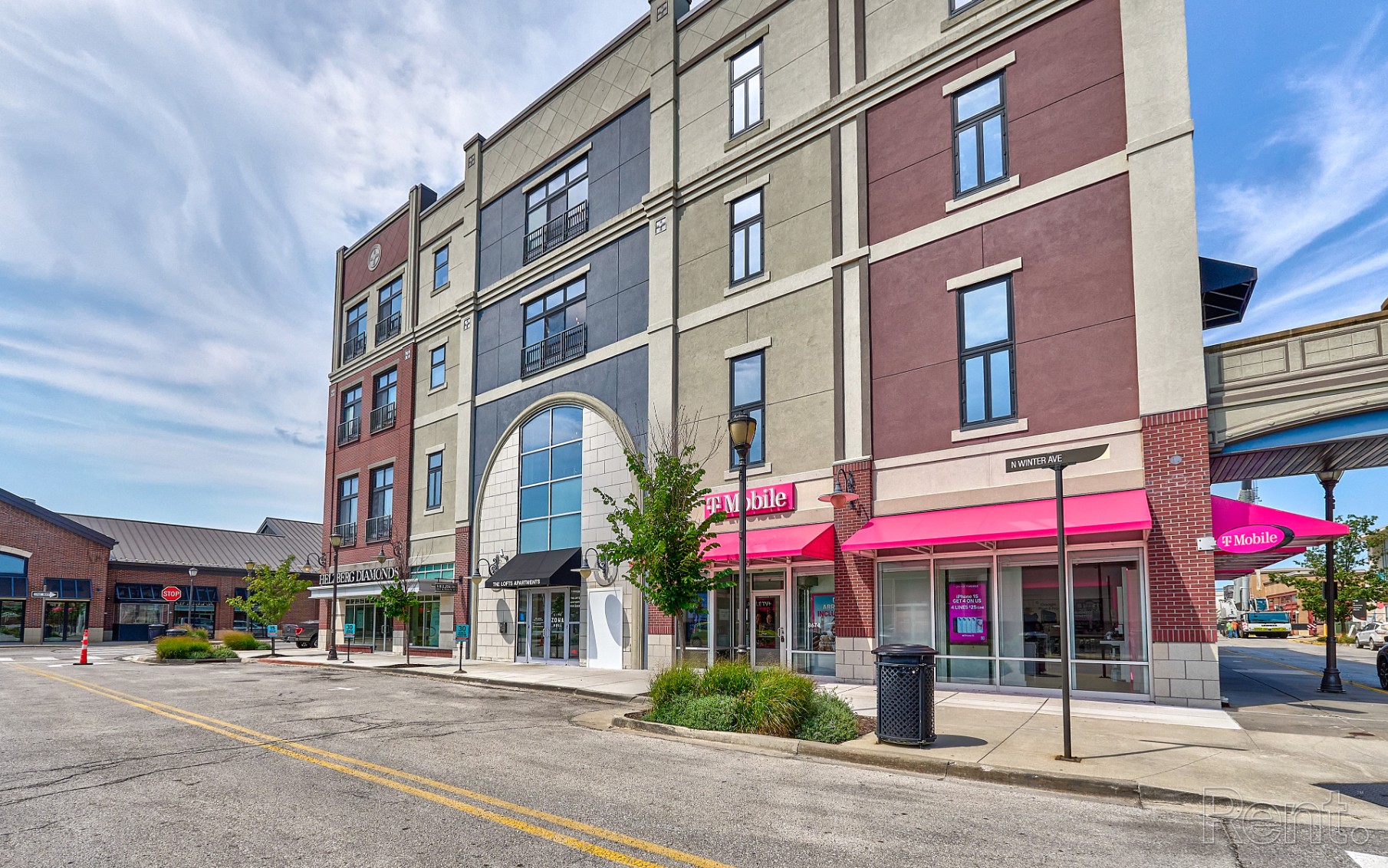 Zona Rosa Apartments 1 of 12